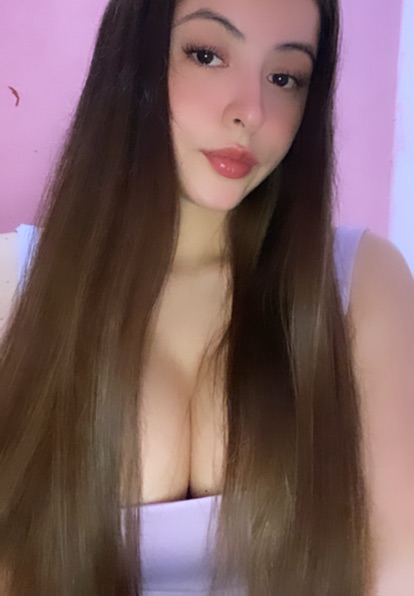 Verified member Fany — live video chat preview