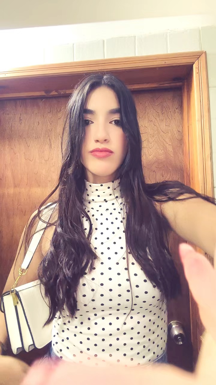 Verified member Valen — live video chat preview